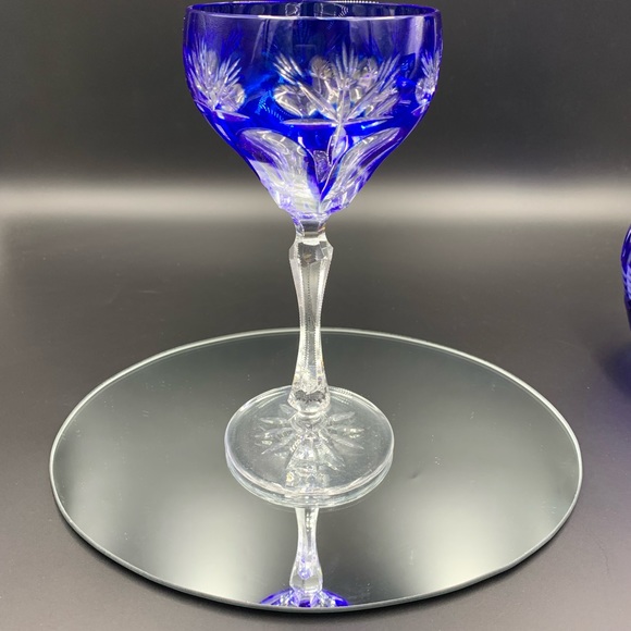 Bohemian glass decanter set with two glasses - Picture 6 of 6